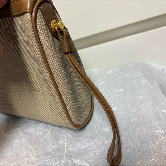 Burberrys Vintage Clutch Bag - Picture 5 of 11